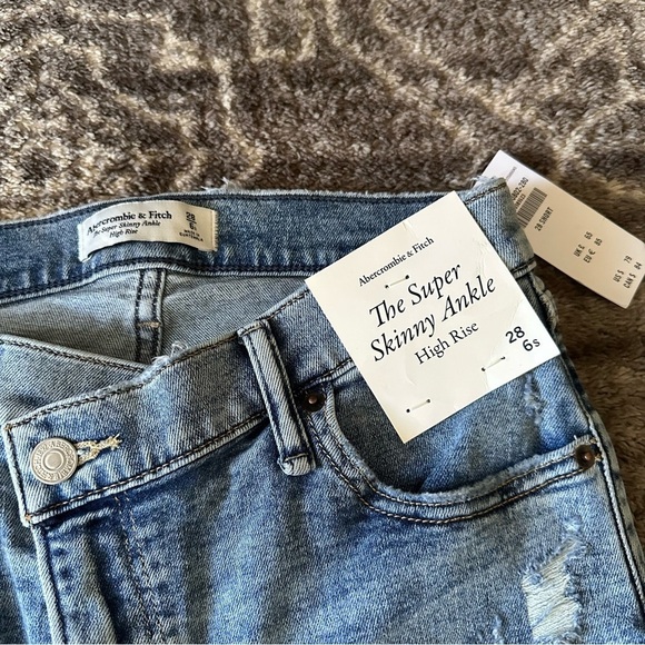 NWT Abercrombie & Fitch The Super Skinny Ankle High Rise Jeans Raw Hem 28S - Picture 4 of 10